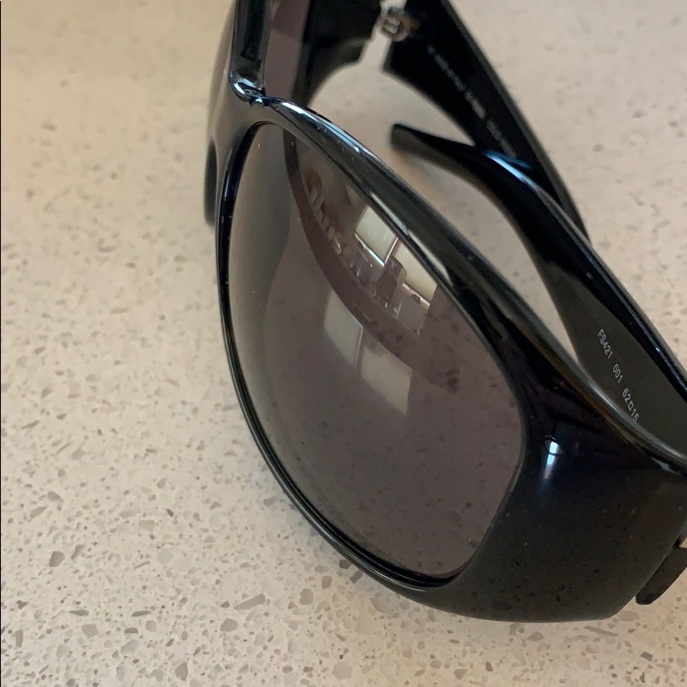 Fendi Sunglasses - Picture 7 of 8